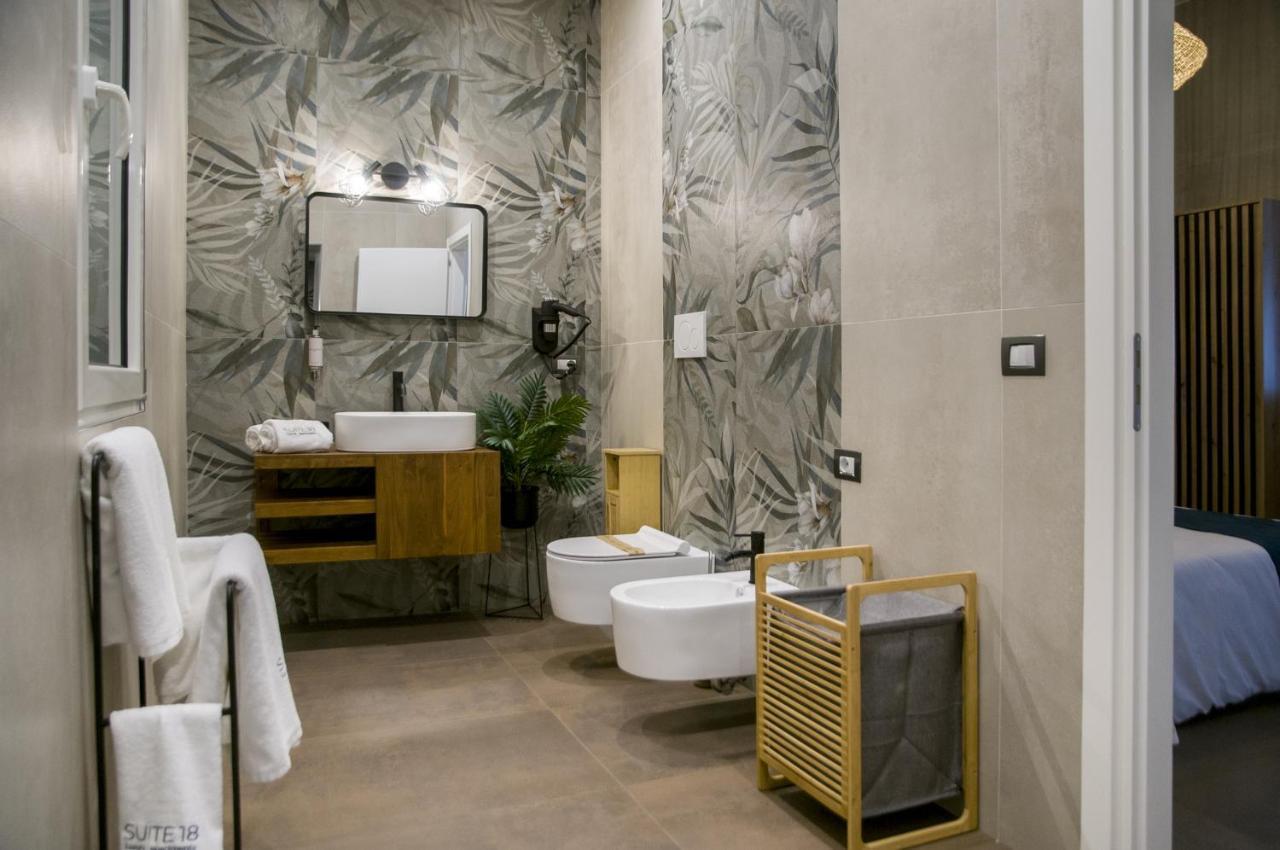 Suite 18 Luxury Apartments Bari Buitenkant foto