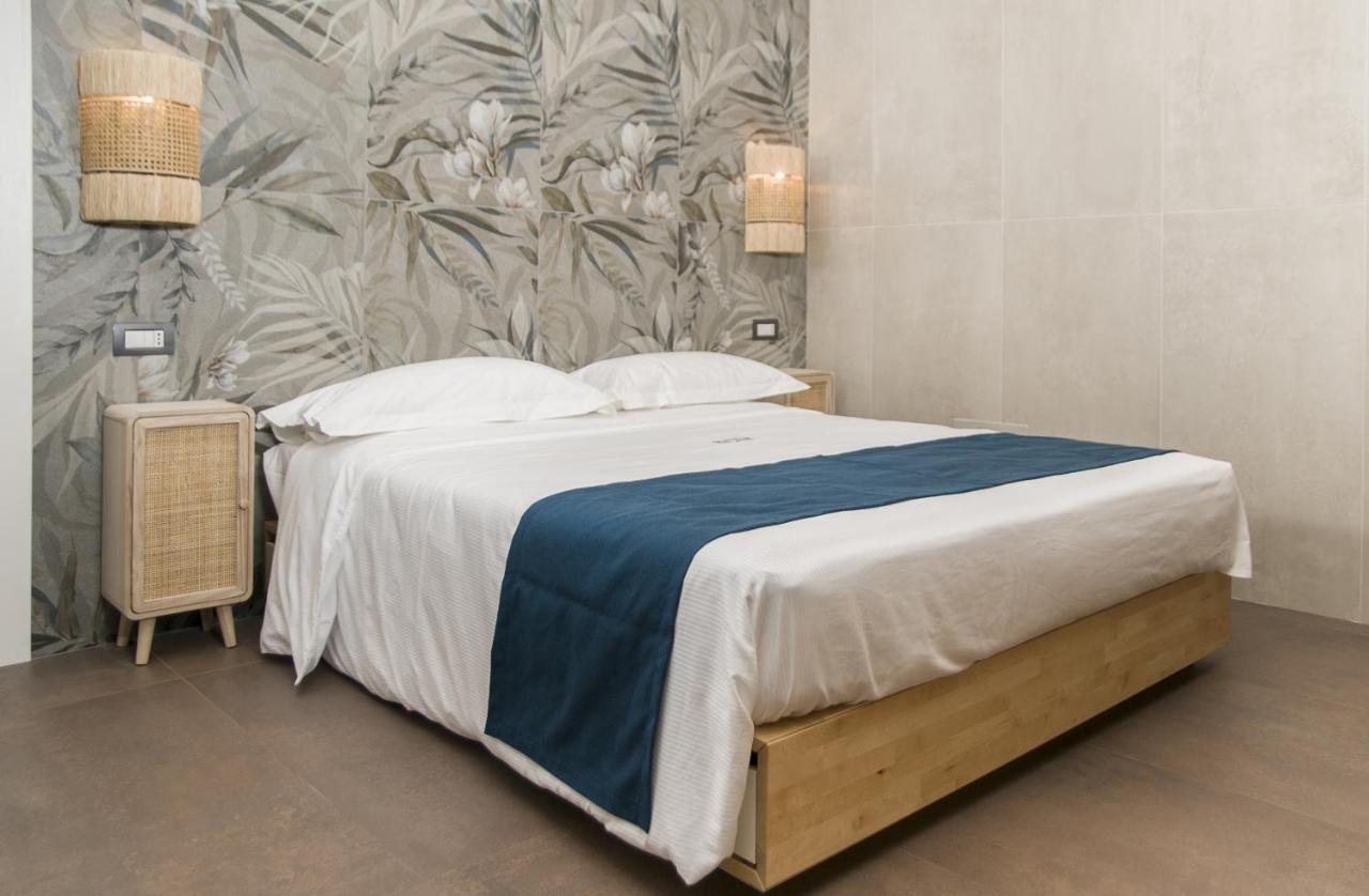 Suite 18 Luxury Apartments Bari Buitenkant foto