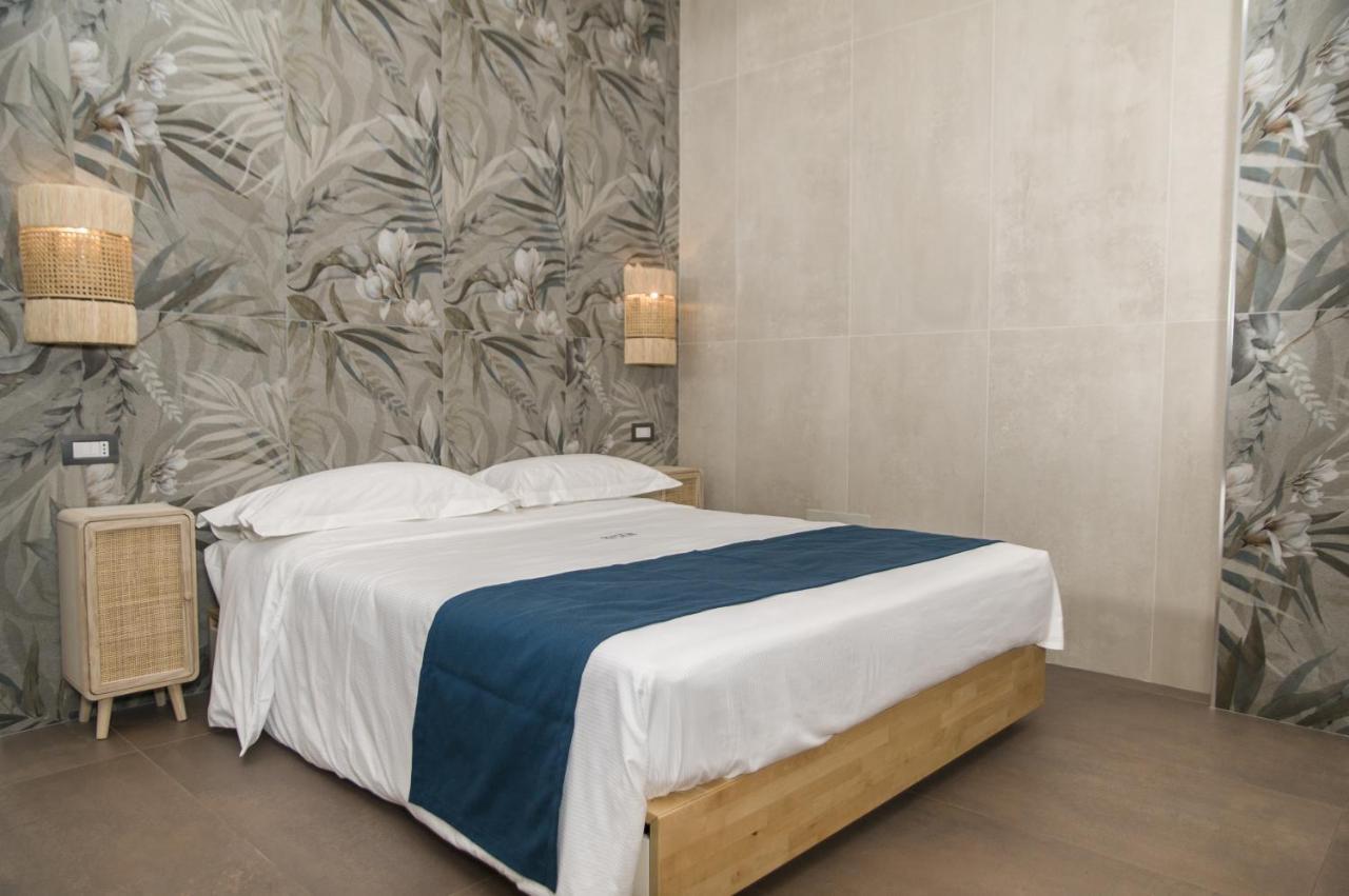 Suite 18 Luxury Apartments Bari Buitenkant foto