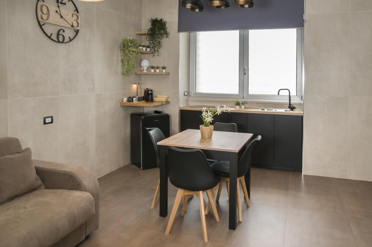 Suite 18 Luxury Apartments Bari Buitenkant foto
