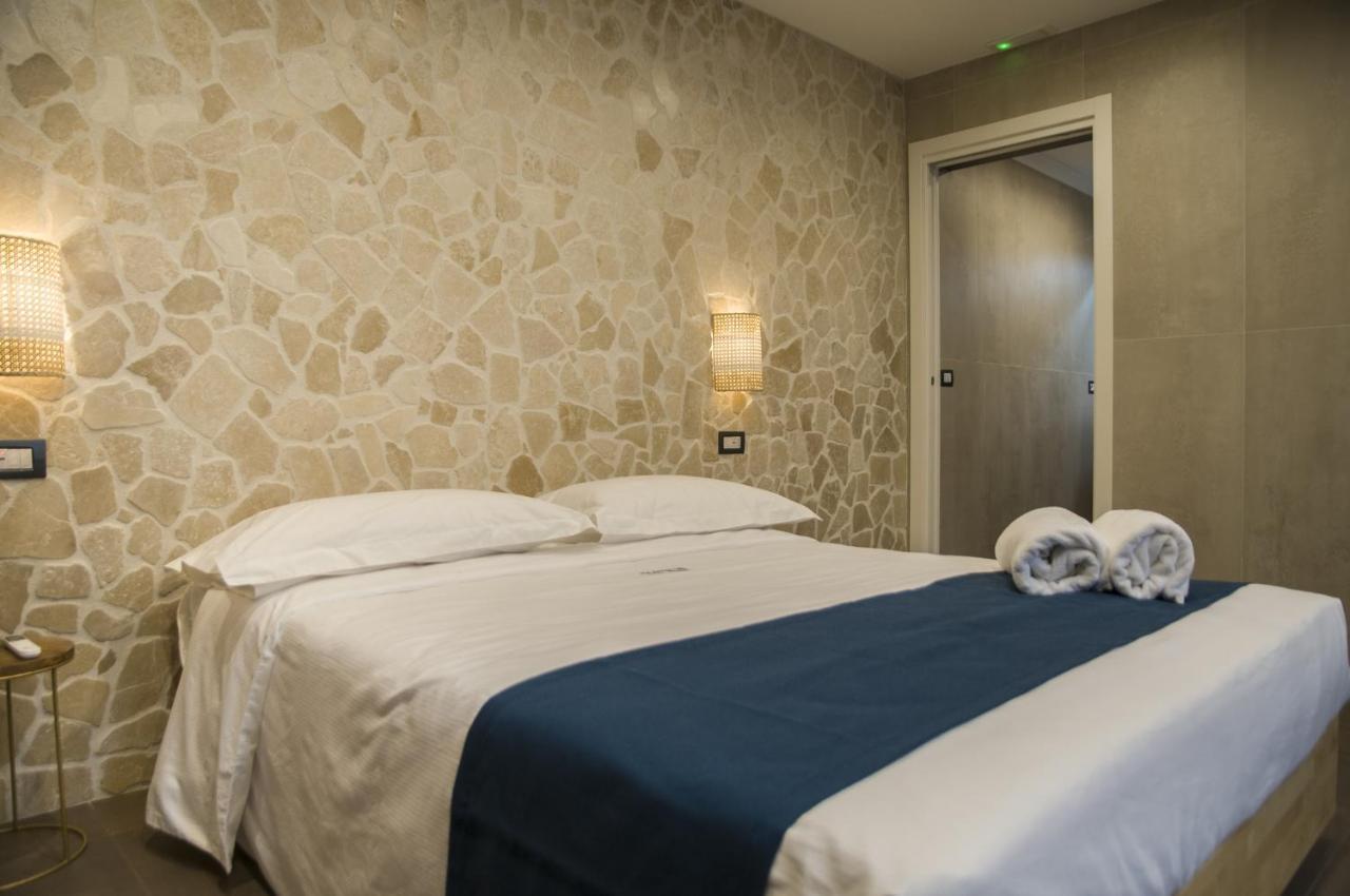 Suite 18 Luxury Apartments Bari Buitenkant foto