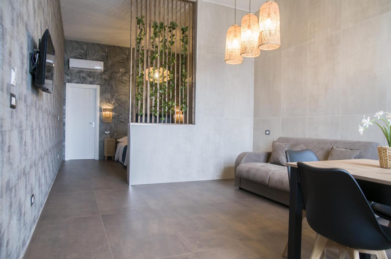 Suite 18 Luxury Apartments Bari Buitenkant foto
