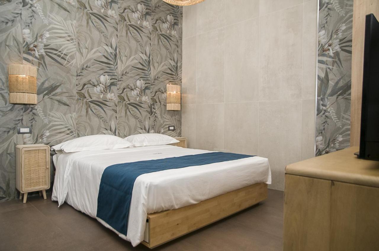 Suite 18 Luxury Apartments Bari Buitenkant foto