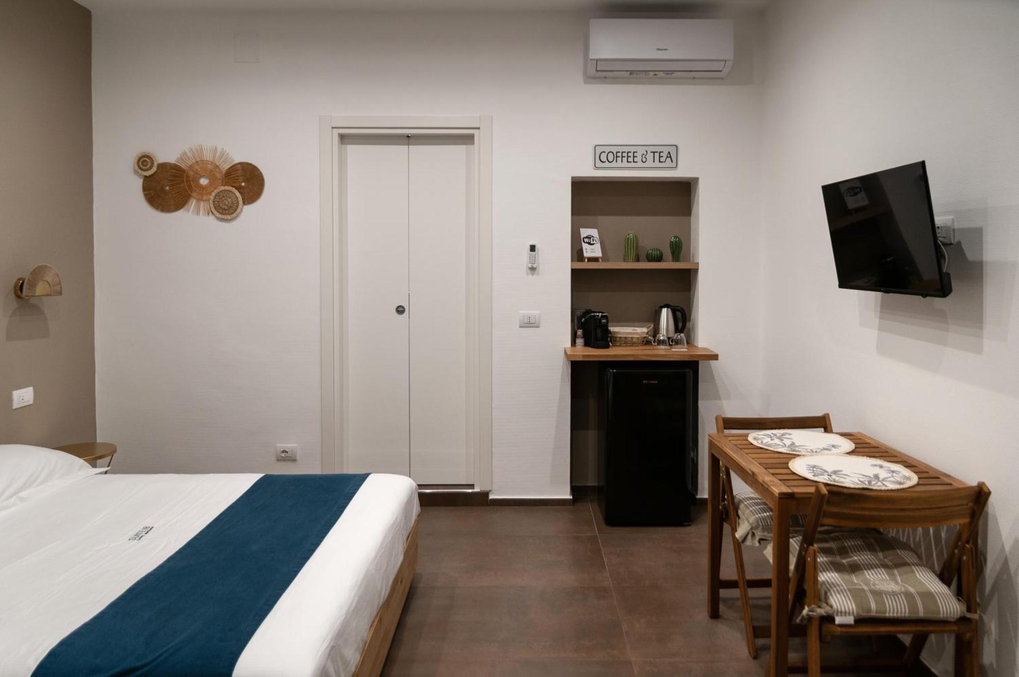 Suite 18 Luxury Apartments Bari Buitenkant foto