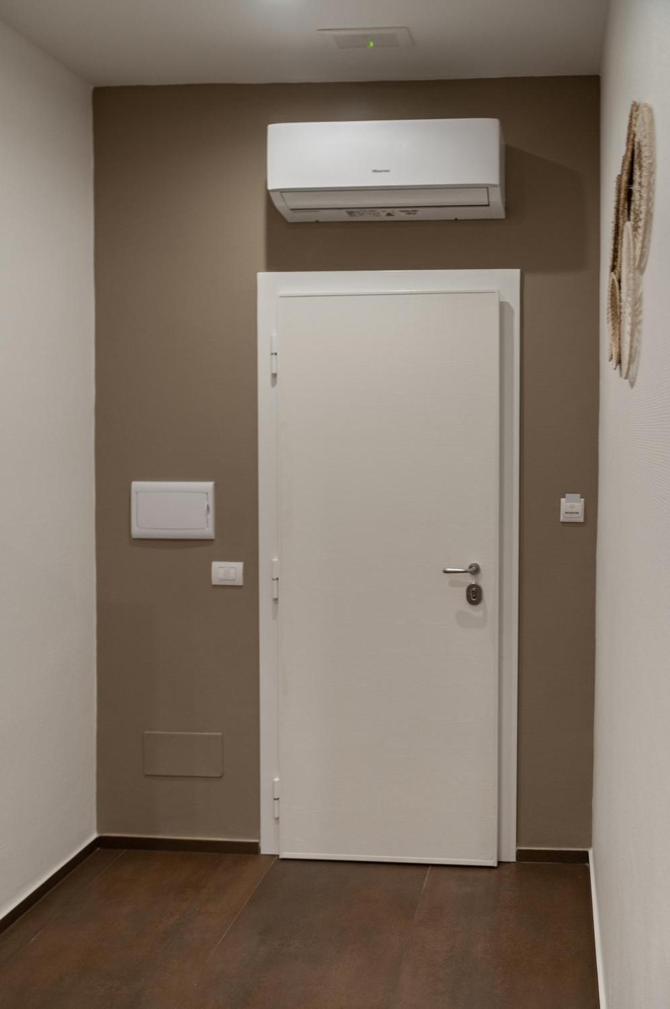 Suite 18 Luxury Apartments Bari Buitenkant foto