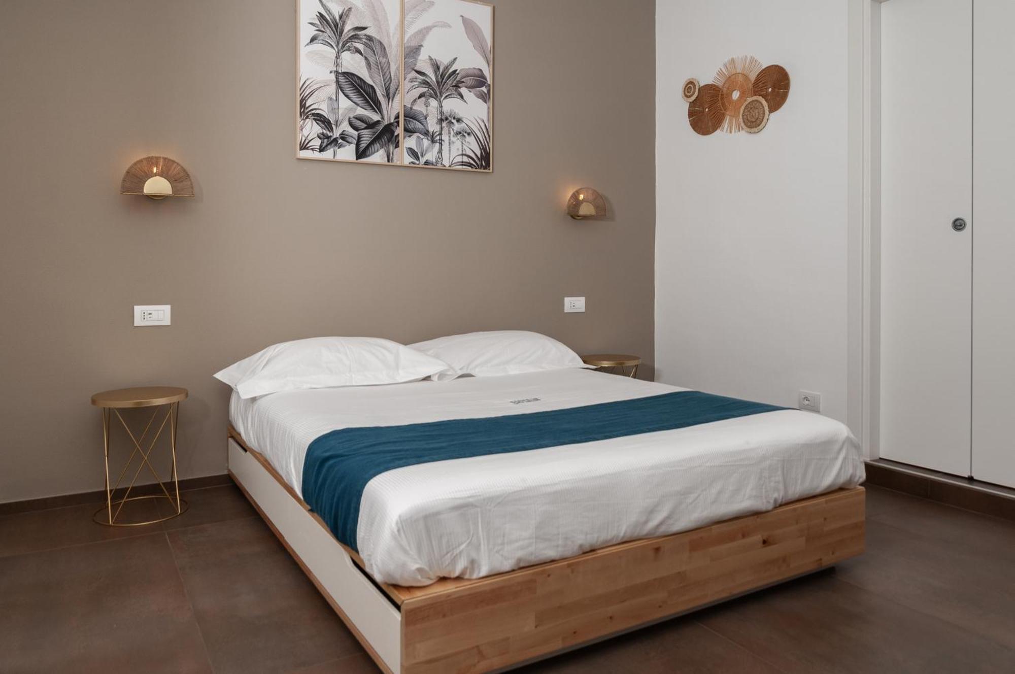 Suite 18 Luxury Apartments Bari Buitenkant foto