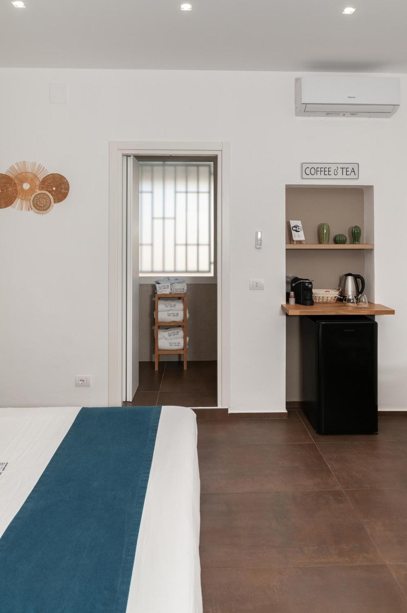 Suite 18 Luxury Apartments Bari Buitenkant foto