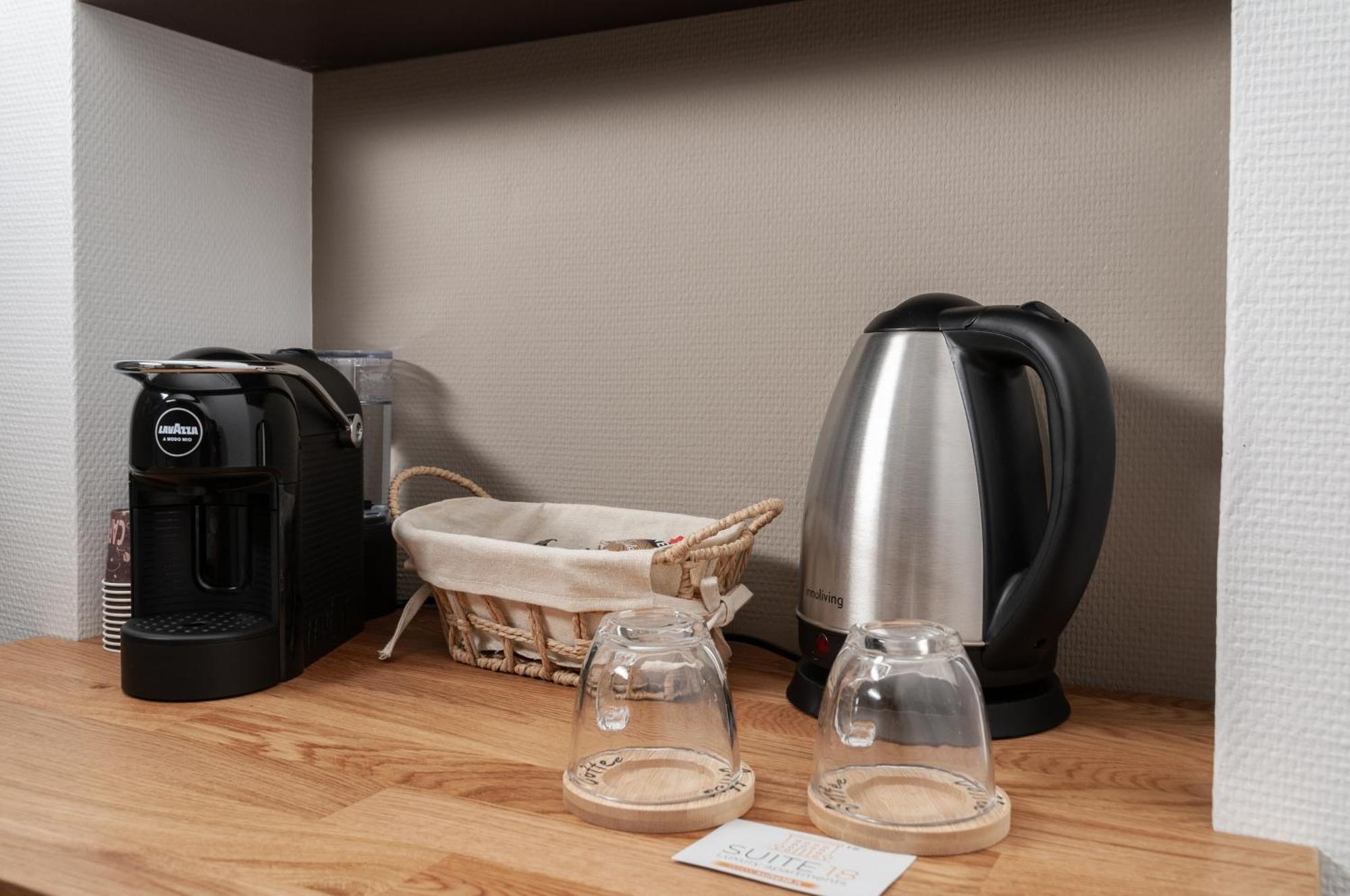 Suite 18 Luxury Apartments Bari Buitenkant foto