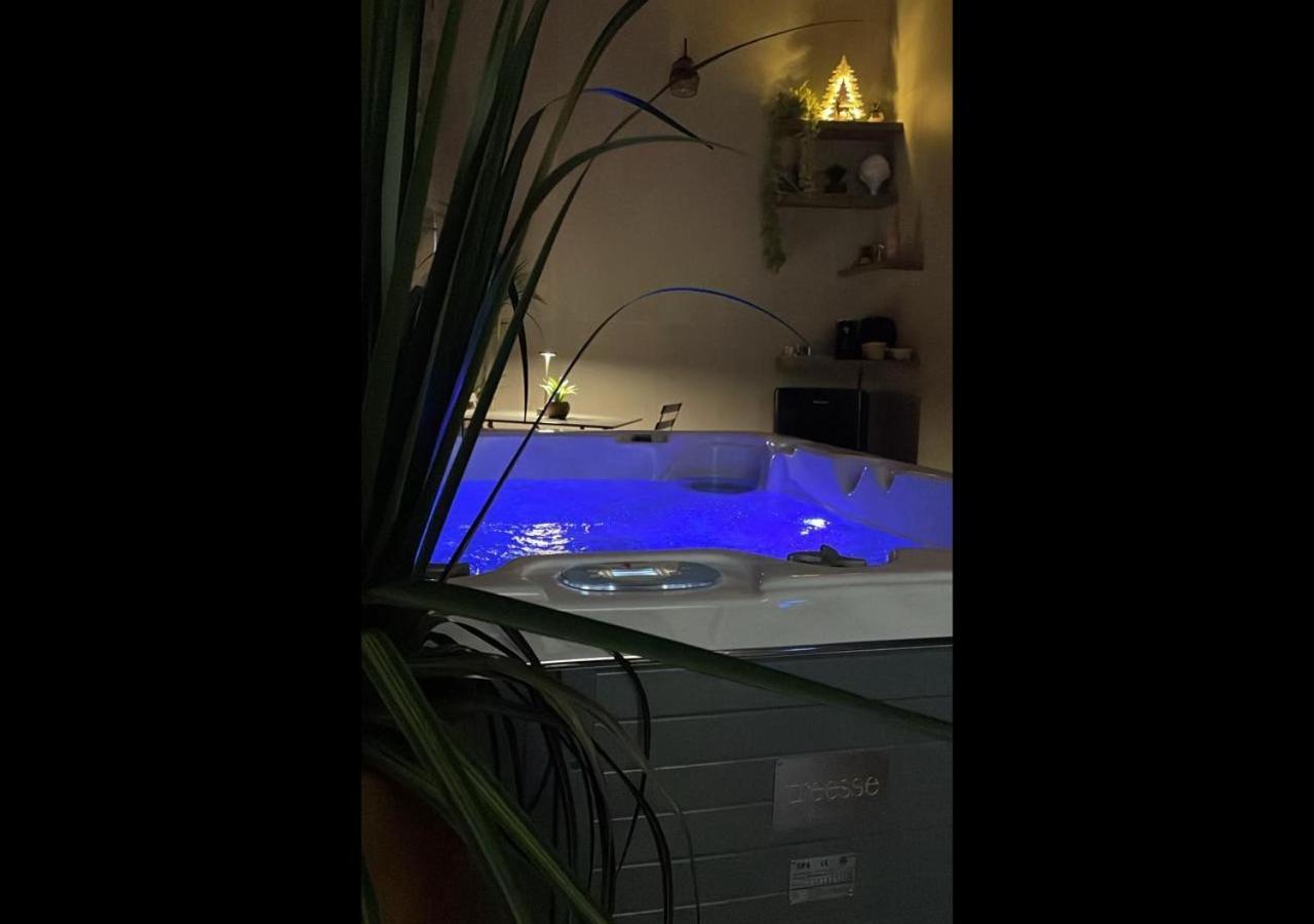 Suite 18 Luxury Apartments Bari Buitenkant foto
